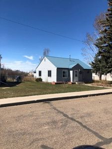 1133 New York St, Chinook, MT, 59523