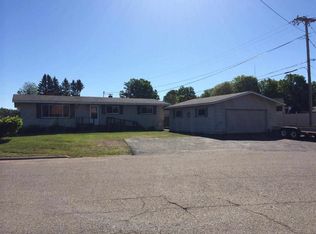 1490 Hickory St, Ishpeming, MI 49849