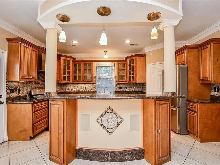 21219 Flat Creek Ln — Photo 2