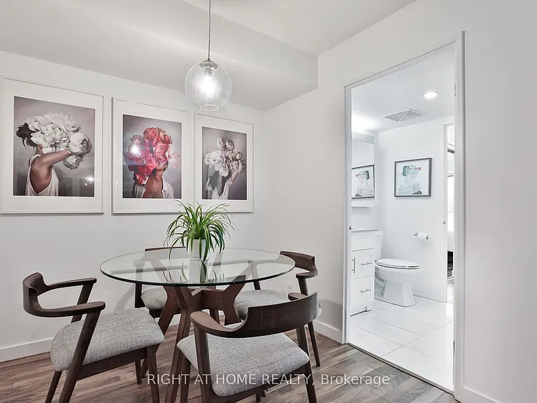 1005 King St W #613 — Photo 14