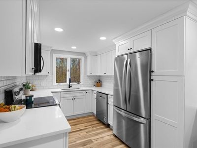 102 Leon Ct, Hanson, MA, 02341