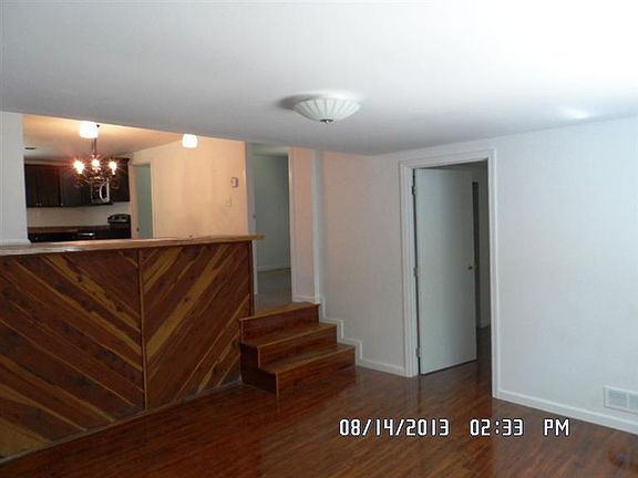 3rd image of 2209 W Garrison Ln