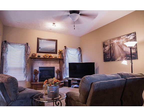 4th image of 15352 Chalco Pointe Dr