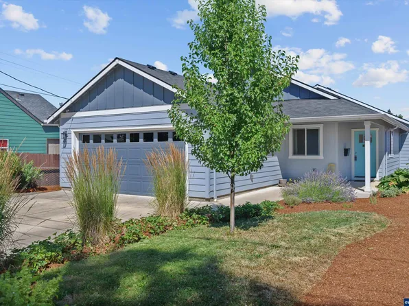 1326 SW 9th St, Dallas, OR 97338