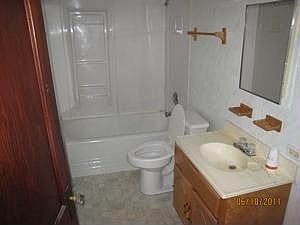 4th image of 39323 N Emmaus Ave