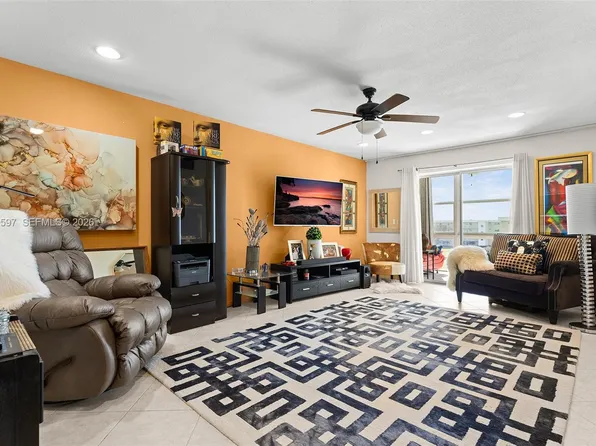 130 NE 26th Ave #4040, Boynton Beach, FL 33435