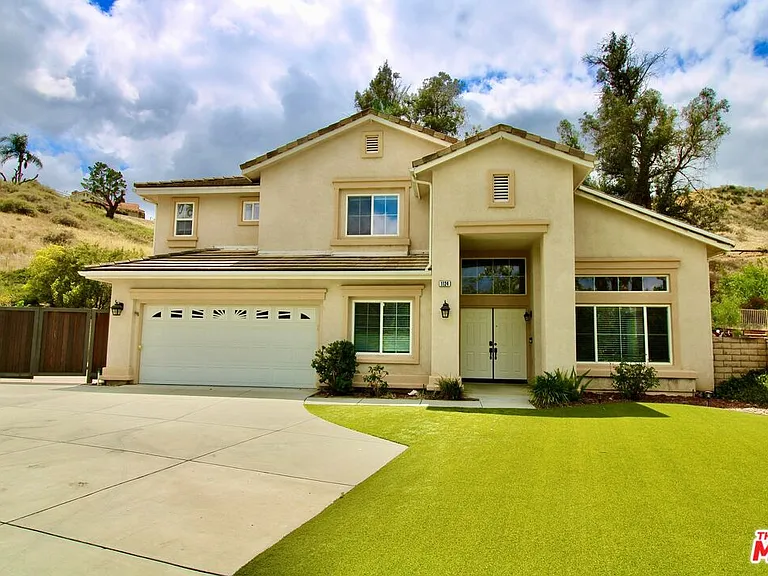1124 Acapulco Ave — Photo 2
