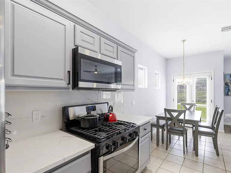7510 Lazy Creek Dr #A — Photo 24
