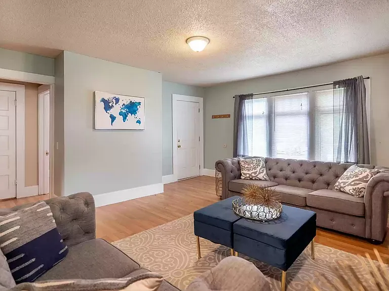 270 E 16th Ave — Photo 5