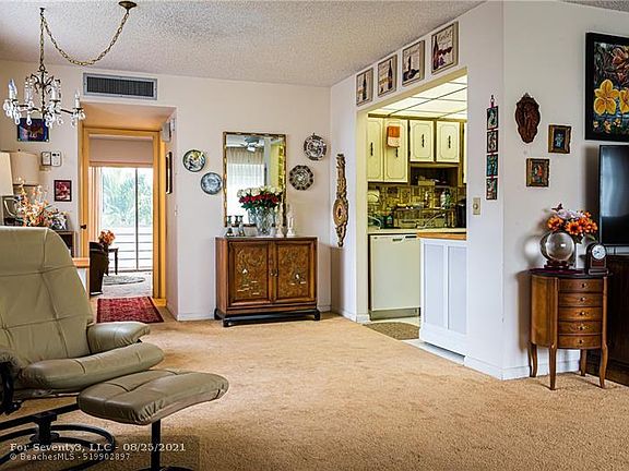 5th image of 362 Burgundy Ave #H1-1