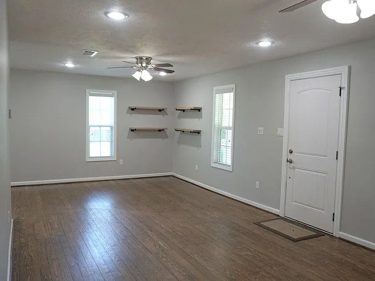 2329 N Berlin Rd — Photo 4