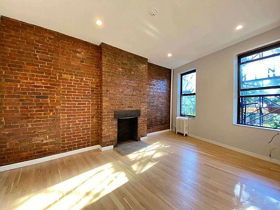 3rd image of 3 Weehawken St APT 3A