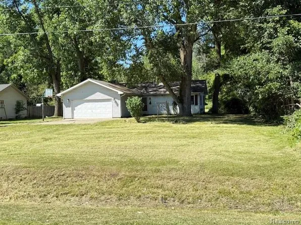 3937 Curtis Rd, Birch Run, MI 48415