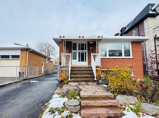 98 Newton Dr, Toronto, ON M2M 2N1