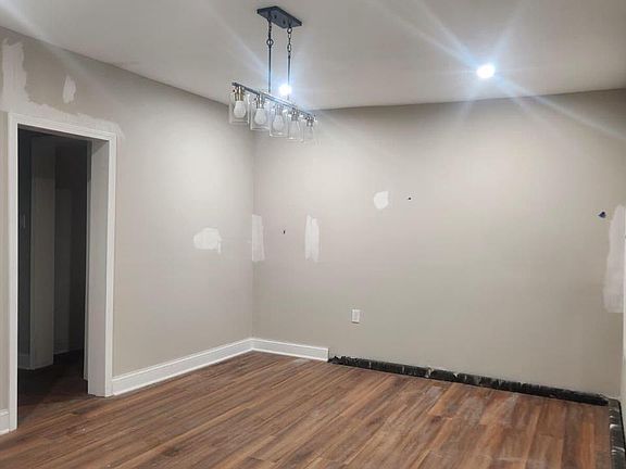 3rd image of 432 W Capitol DRIVE