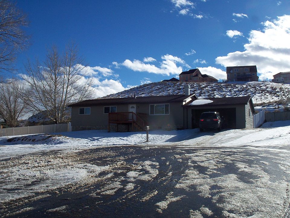 1st image of 155 Arapahoe Cir