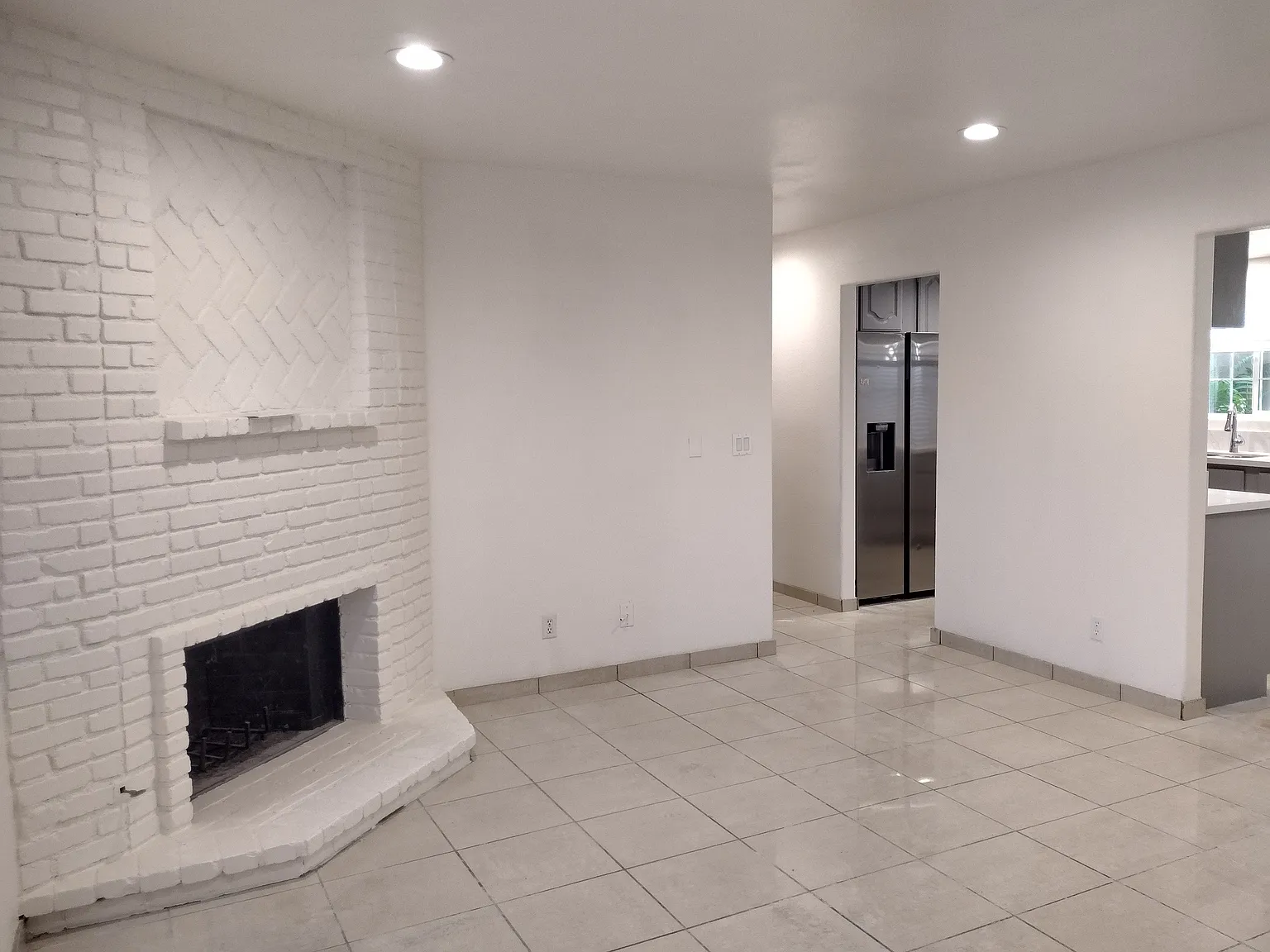 3 bed, 1314 sqft, $3,450 — Photo 2