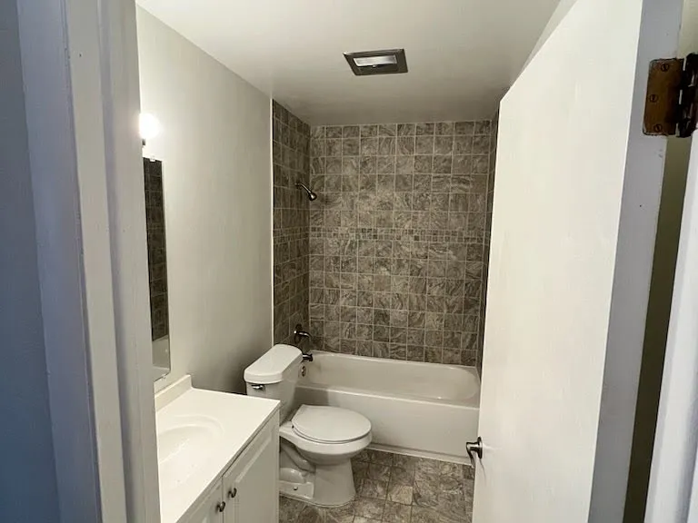 448 Fox Hills Dr S #8 — Photo 6