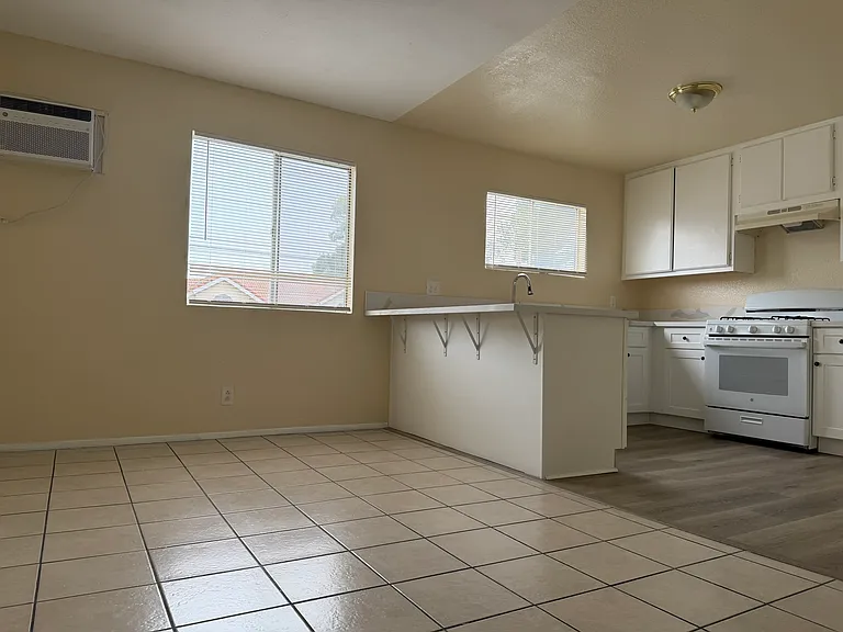 3817 Cogswell — Photo 17