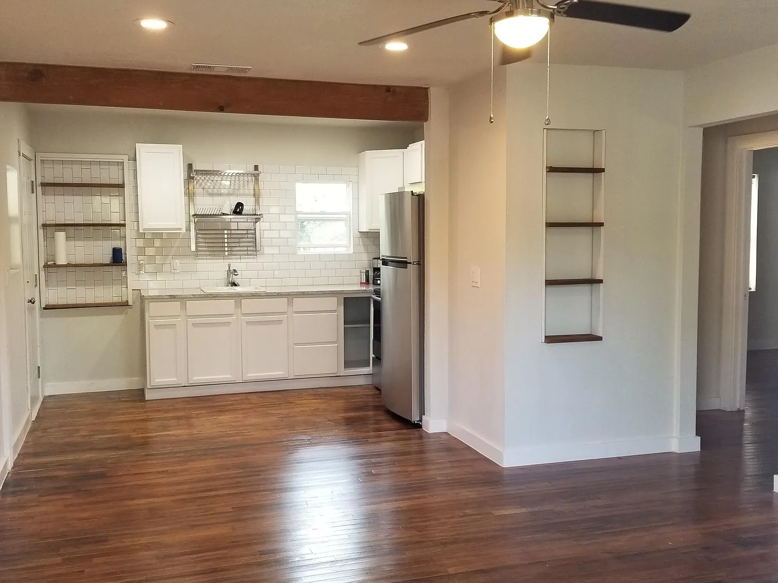 707 Mickan St — Photo 1