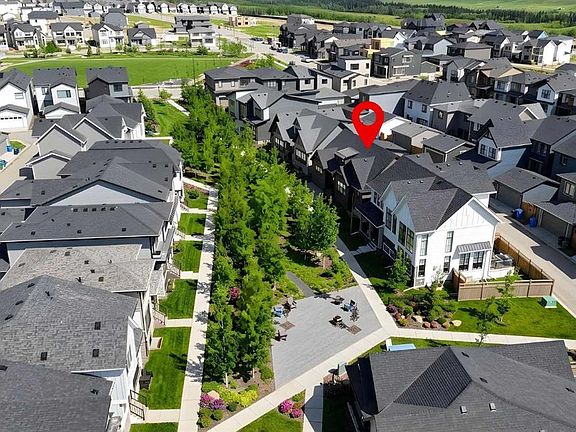 2nd image of 90 S Treeline Gdns SW