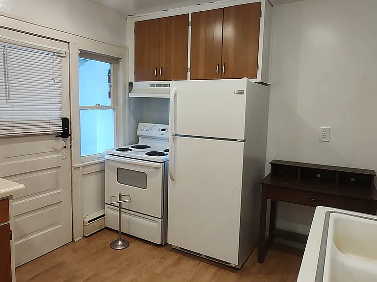 1021 Walton Ave — Photo 3