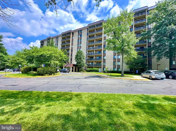 3101 S Manchester St APT 308, Falls Church, VA 22044