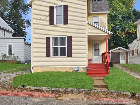 220 W 11th St, Ashland, OH 44805