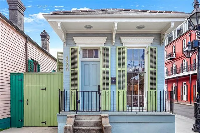 1300 Chartres St
