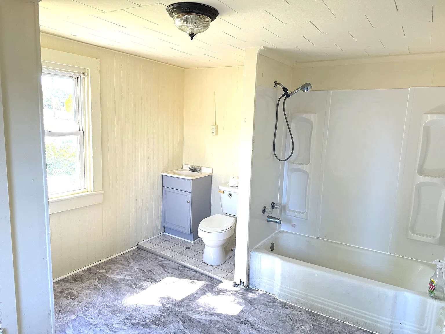 410 Pleasant St — Photo 4