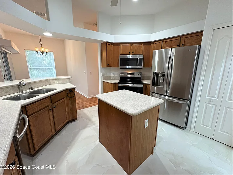 691 Linville Falls Dr — Photo 2