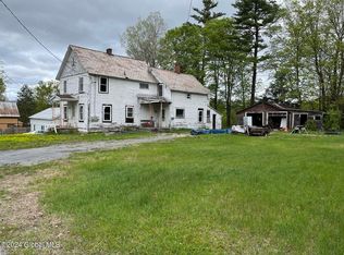43 Smith St, Warrensburg, NY 12885