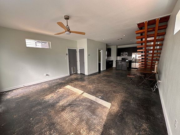 5th image of 923 Ogden St