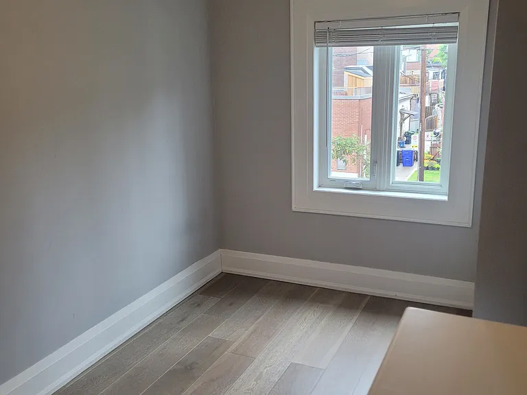 517 Runnymede Rd — Photo 12
