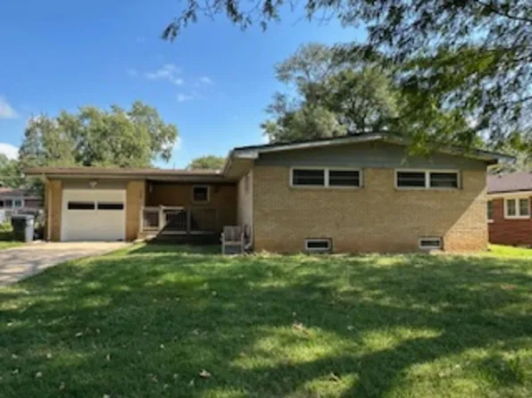 606 N Highland Park Dr, Mulvane, KS 67110