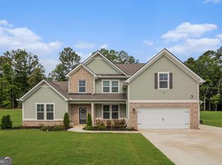 2 Whites Pond Rd, Moreland, GA 30259