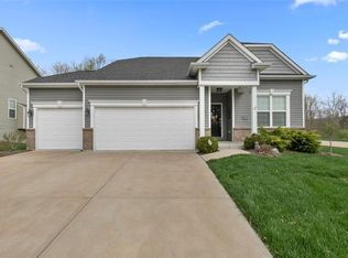 917 Summit Oaks Dr, Eureka, MO 63025