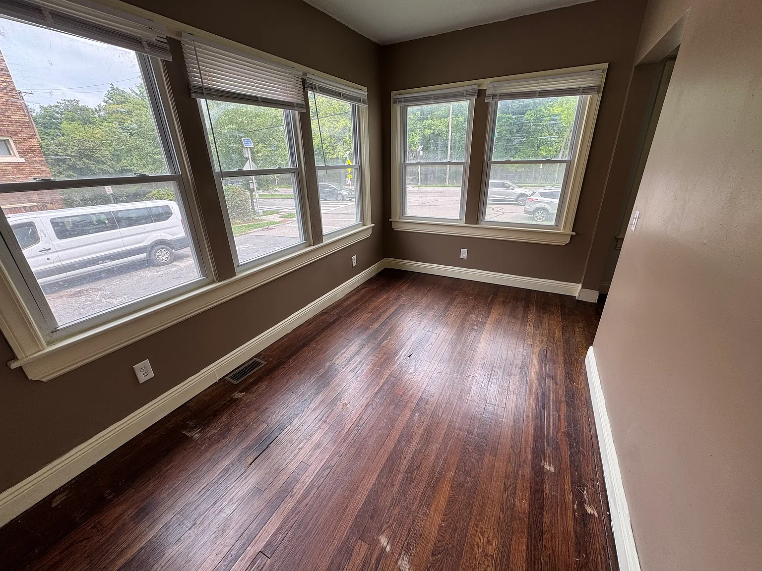 2 bed, 1400 sqft, $1,200 — Photo 1