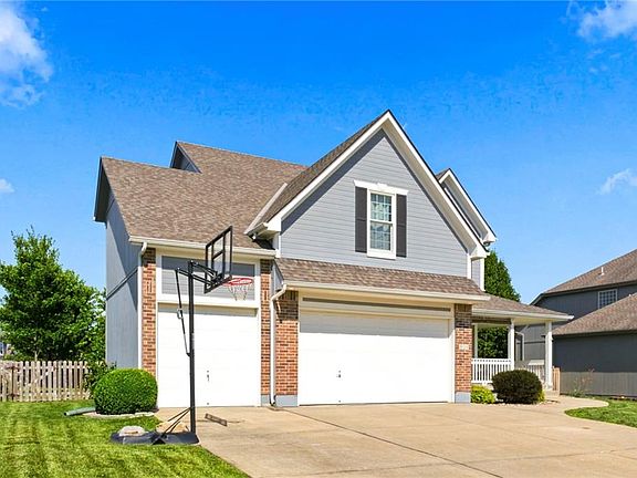 4th image of 808 SW 33rd St