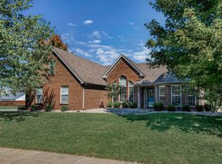 340 Gleneagles Way, Versailles, KY 40383