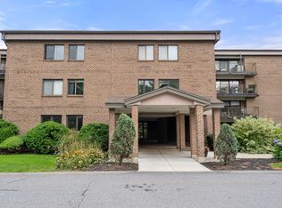 4 Ledgewood Way APT 15, Peabody, MA 01960
