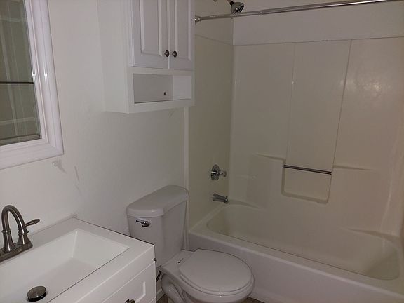 3rd image of 1053 Euclid Ave APT F