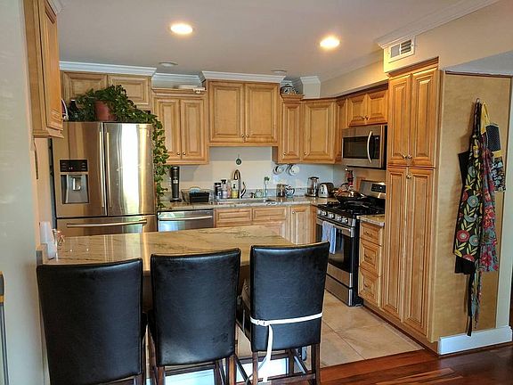 2nd image of 767 Fairview Ave APT B
