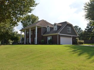 663 Hunters Way Ln, Collierville, TN 38017
