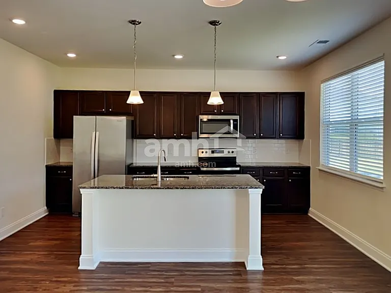 2013 Bennett Dr — Photo 3