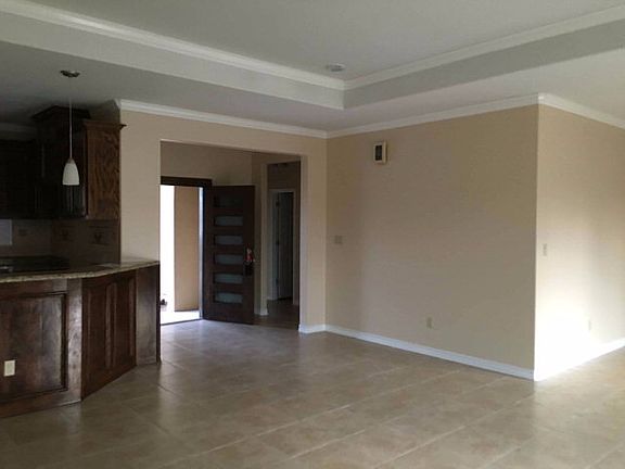 3rd image of 6717 Stone Oak