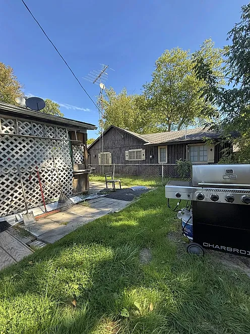 7352 Southwood Rd