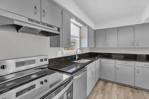 218 E Hargis St #B Photo 1