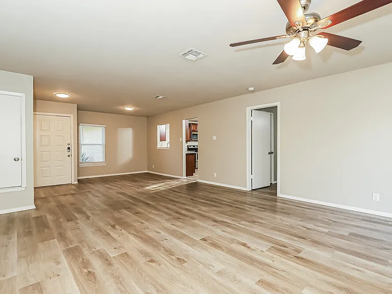 10614 Cherry Laurel — Photo 5