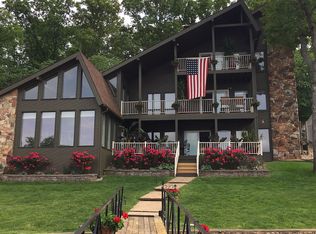 135 Red Fox Run Dr, Sunrise Beach, MO 65079